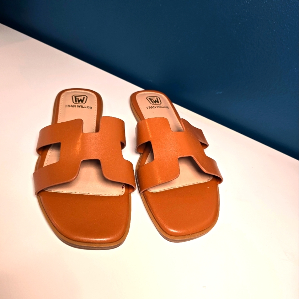 FRAN Willor Flat Sandals